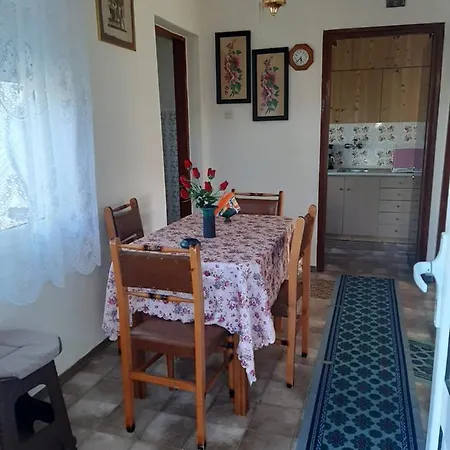 Annas Skala Sotiros